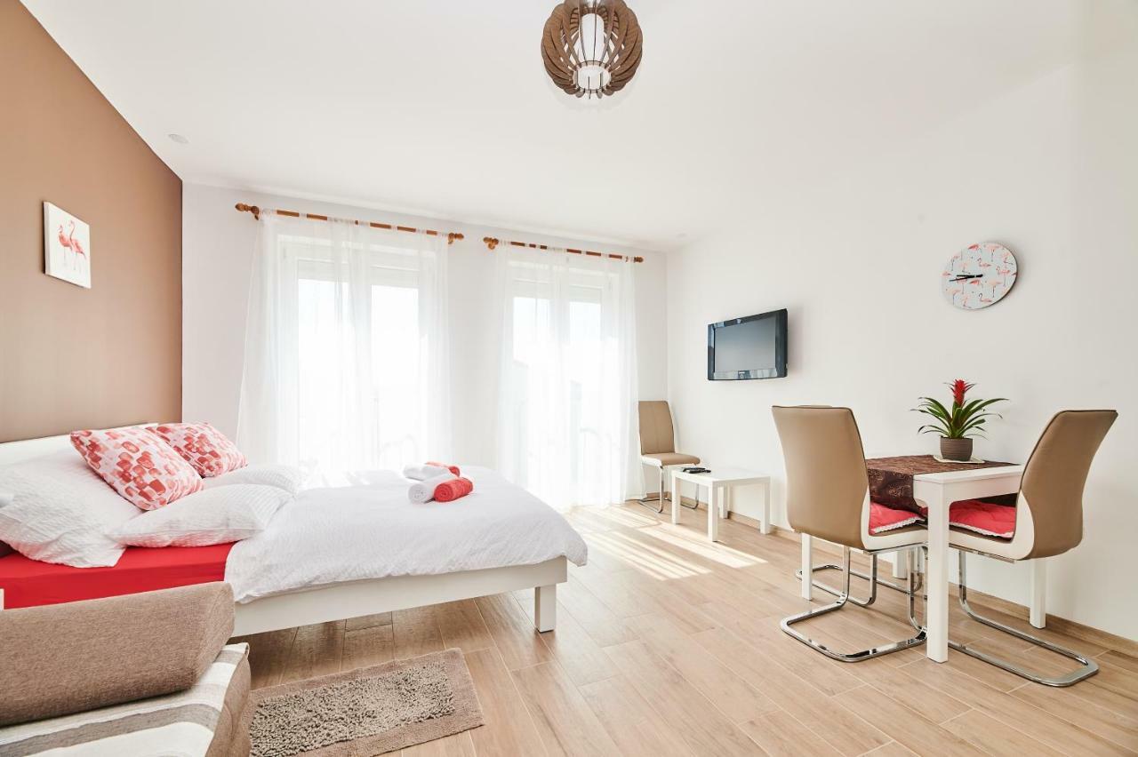 Studio Apartman Lena أوماغ المظهر الخارجي الصورة